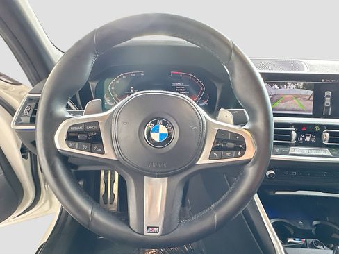 Used 2022 BMW 330i Sedan w/ M Sport Package image 11