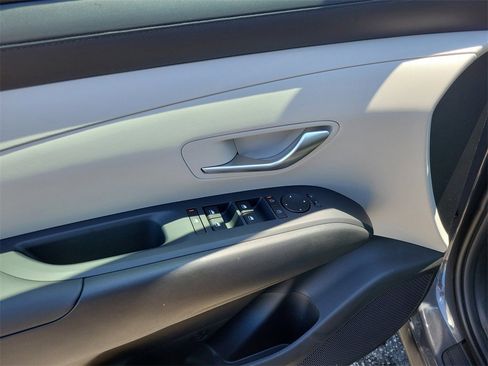 New 2025 Hyundai Tucson SE image 8