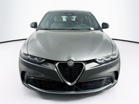 Used 2024 Alfa Romeo Tonale Ti w/ Premium Interior Package AWD/4WD image 2