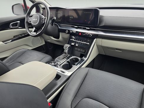 Used 2024 Kia Carnival SX Prestige FWD image 25