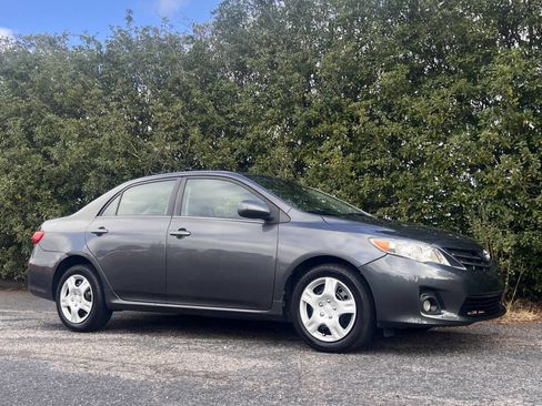 Used 2013 Toyota Corolla LE Special Edition image 10