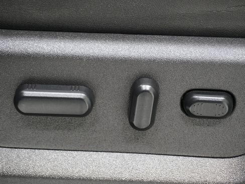 Used 2016 Ford F250 Platinum w/ FX4 Off-Road Package image 16