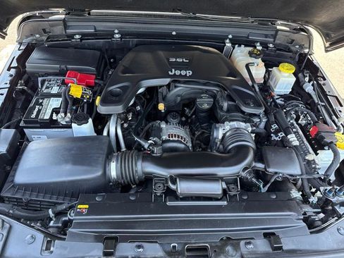 Used 2021 Jeep Gladiator Overland image 11