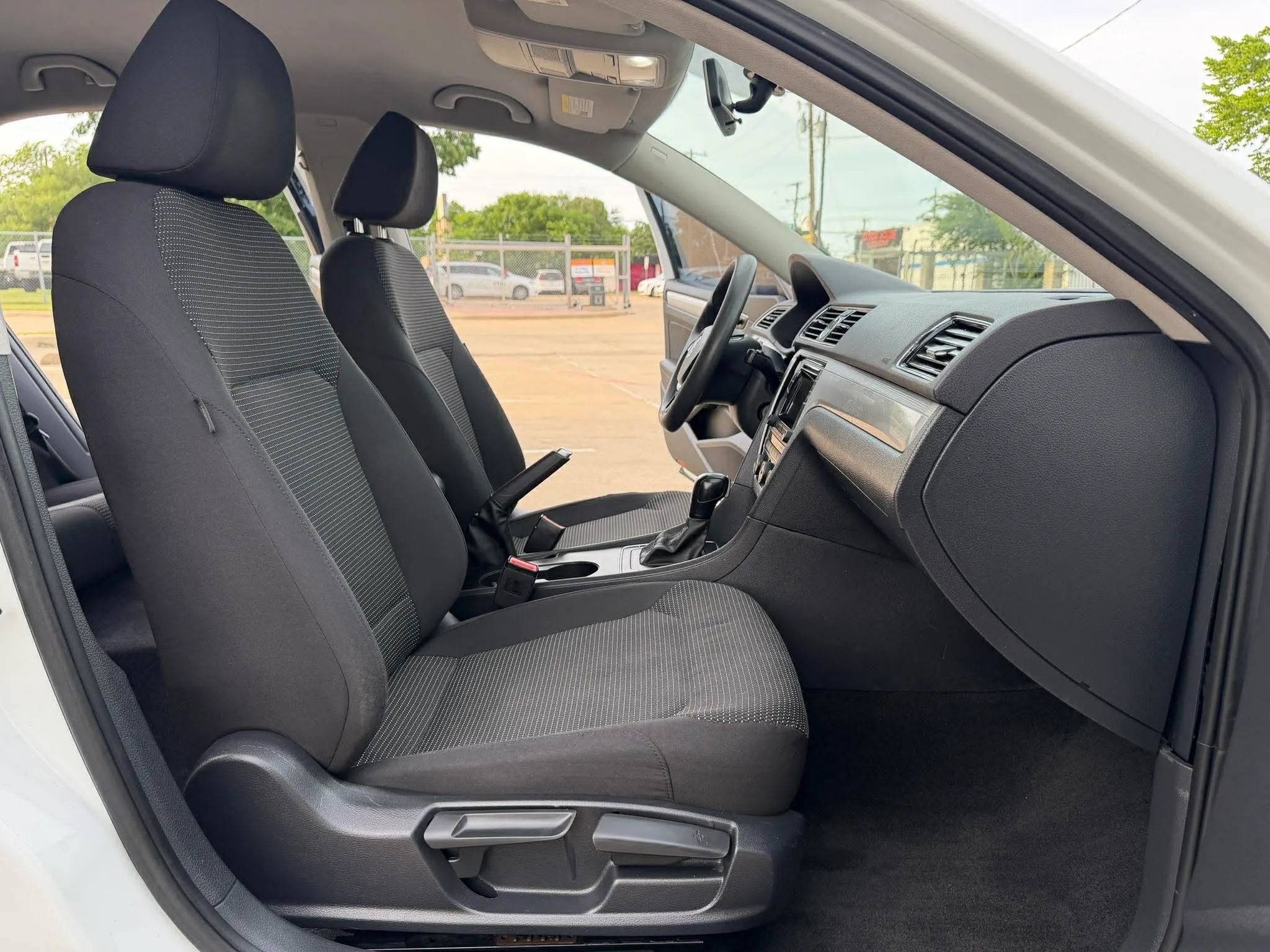 Used 2017 Volkswagen Passat 1.8T S FWD image 20