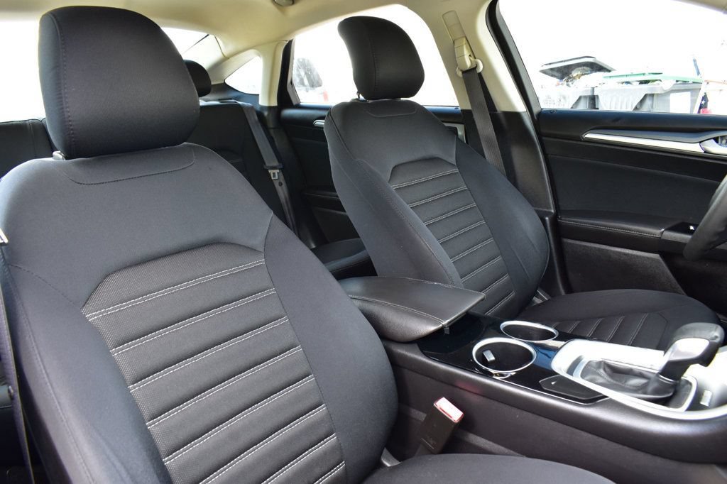 Used 2013 Ford Fusion SE FWD image 16