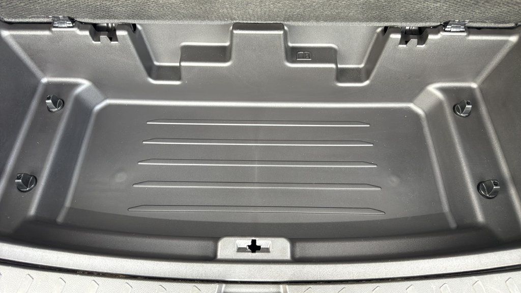 Used 2022 Chevrolet Traverse RS FWD image 13