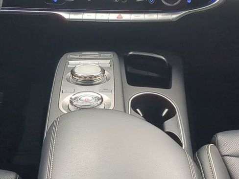 Used 2023 Genesis GV70 2.5T w/ Advanced Package image 18