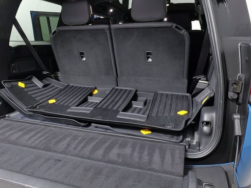 Used 2023 Rivian R1S Adventure image 40