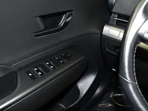 Used 2025 Hyundai Kona SEL image 32