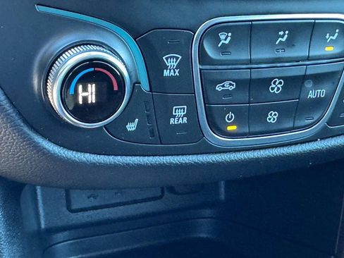 Used 2022 Chevrolet Equinox LT image 21