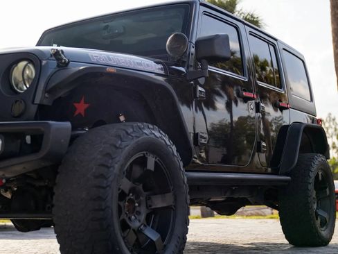 Used 2015 Jeep Wrangler Unlimited Rubicon AWD/4WD image 9
