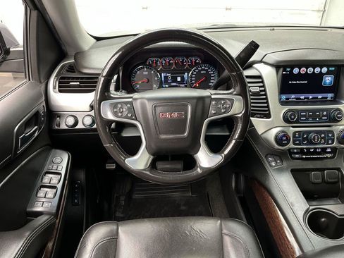 Used 2018 GMC Yukon XL SLT w/ Open Road Package AWD/4WD image 17