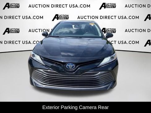 Used 2020 Toyota Camry XLE w/ Sunroof Package FWD image 2