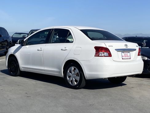Used 2008 Toyota Yaris Base image 5