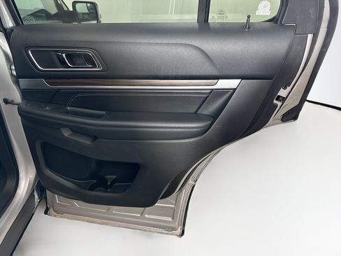 Used 2016 Ford Explorer Limited image 30