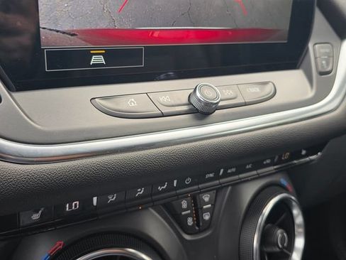 Used 2024 Chevrolet Blazer LT FWD image 27