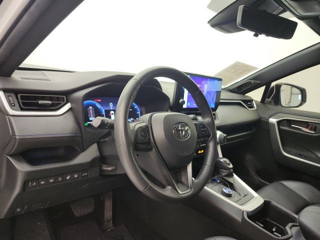 Used 2023 Toyota RAV4 XSE AWD/4WD image 12
