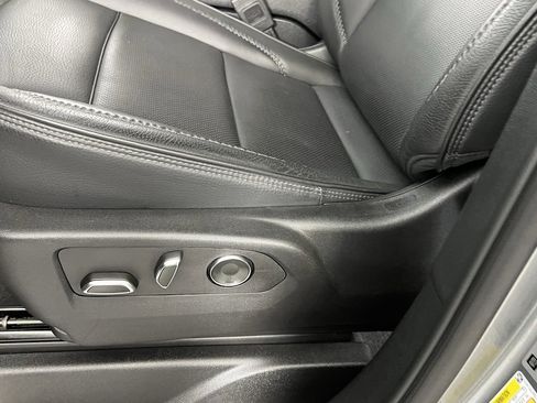 Used 2025 GMC Yukon XL Denali image 25