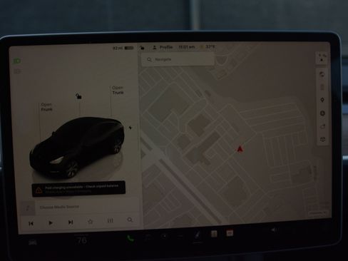 Used 2023 Tesla Model Y Long Range image 17