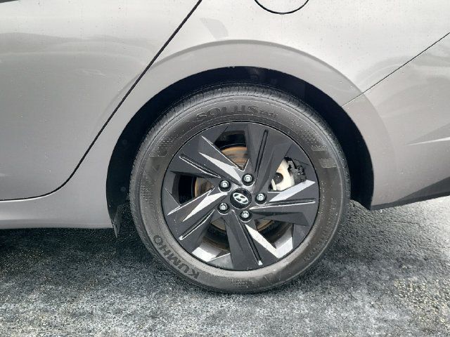 Certified 2023 Hyundai Elantra SEL FWD image 31