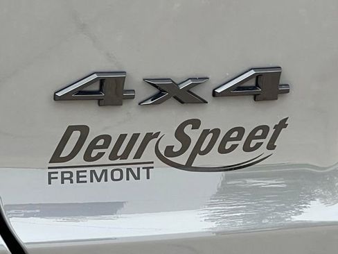 Used 2023 Jeep Cherokee Trailhawk AWD/4WD image 2