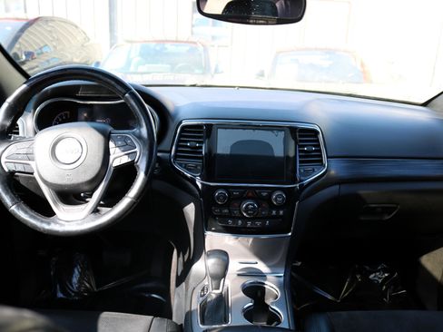Used 2019 Jeep Grand Cherokee Altitude image 32
