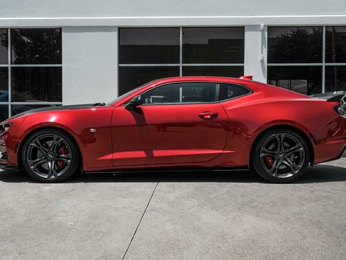 Used 2022 Chevrolet Camaro SS RWD image 11