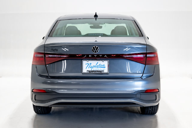 Used 2025 Volkswagen Jetta SE FWD image 33