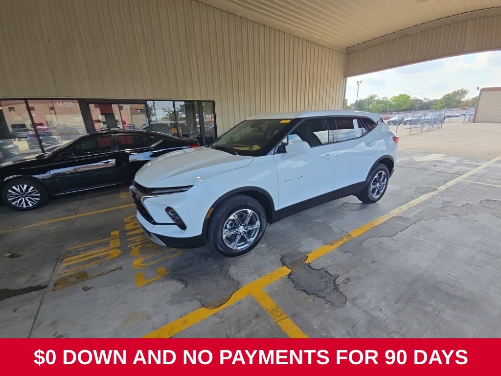 Used 2025 Chevrolet Blazer LT FWD image 1