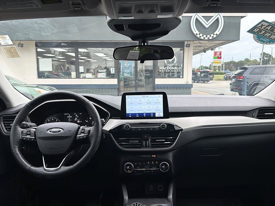 Used 2021 Ford Escape SE w/ SE Sport Appearance Package FWD image 11