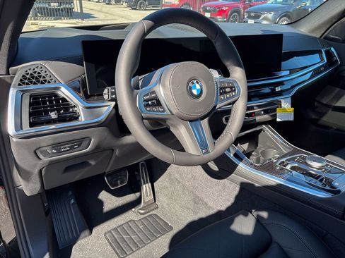New 2026 BMW X5 xDrive40i w/ M Sport Package AWD/4WD image 14