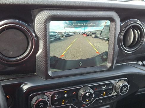 Used 2020 Jeep Gladiator Sport image 27