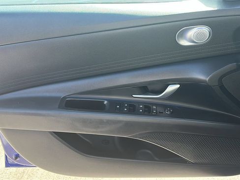 Used 2024 Hyundai Elantra SEL FWD image 19