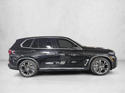 New 2026 BMW X5 xDrive50e w/ Premium Package image 4