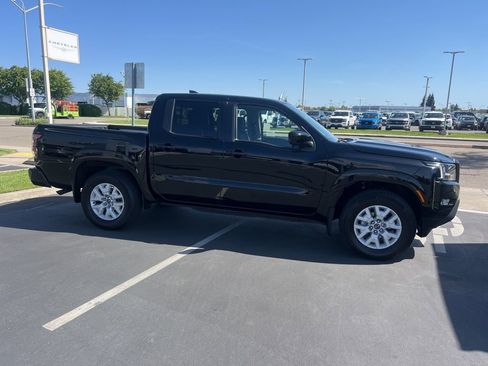 Used 2024 Nissan Frontier SV w/ SV Convenience Package RWD image 14