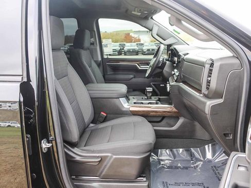 Used 2025 GMC Sierra 1500 Elevation w/ Preferred Package image 16