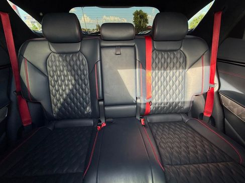 Used 2022 Genesis GV70 3.5T Sport w/ Sport Advanced Package image 17