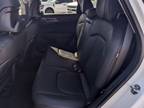 Used 2024 Kia Sportage EX w/ EX Premium Package AWD/4WD image 8