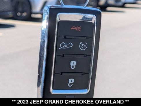 Used 2023 Jeep Grand Cherokee Overland w/ Luxury Tech Group IV AWD/4WD image 29