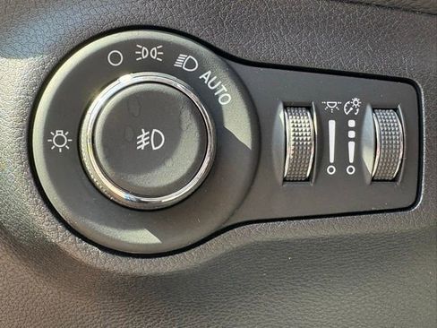 Used 2018 Jeep Compass Limited w/ Safe & Security Group AWD/4WD image 22