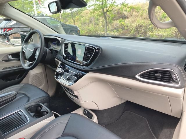 Used 2024 Chrysler Pacifica Limited FWD image 27