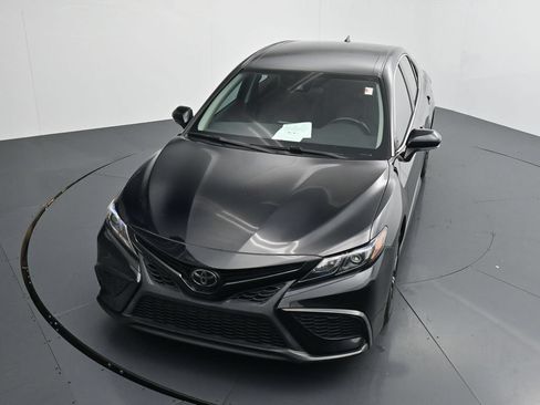 Used 2022 Toyota Camry SE FWD image 17