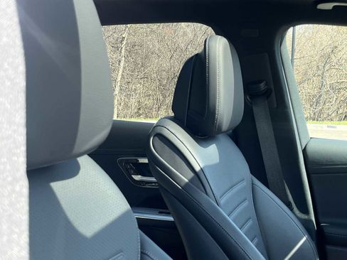 Used 2025 Mercedes-Benz GLC 300 4MATIC image 20