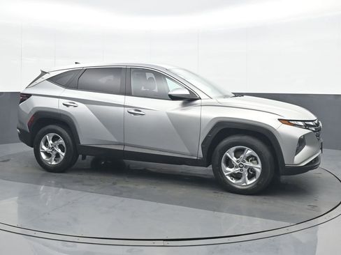 Used 2023 Hyundai Tucson SE image 8