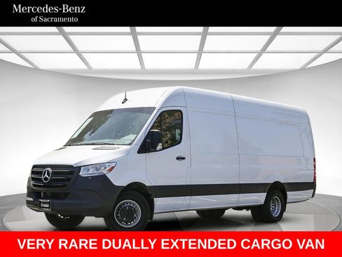 Used 2024 Mercedes-Benz Sprinter 3500 image 1