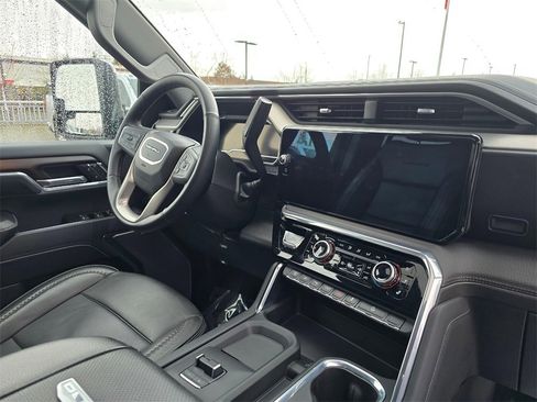 Used 2024 GMC Sierra 3500 Denali w/ Denali Reserve Package image 12