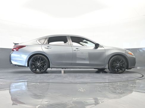 Used 2018 Nissan Altima 2.5 SR w/ SR Midnight Edition image 62