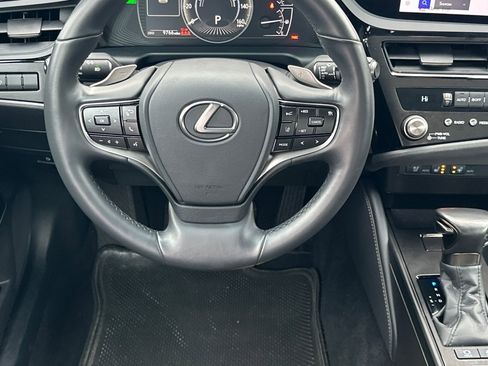 Certified 2025 Lexus ES 300h w/ Premium Package image 11