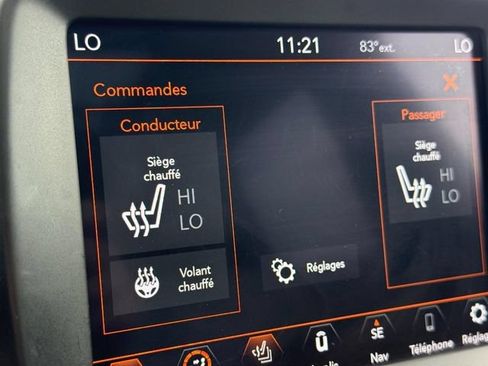 Used 2021 Jeep Renegade Limited w/ Sun & Sound Group AWD/4WD image 31