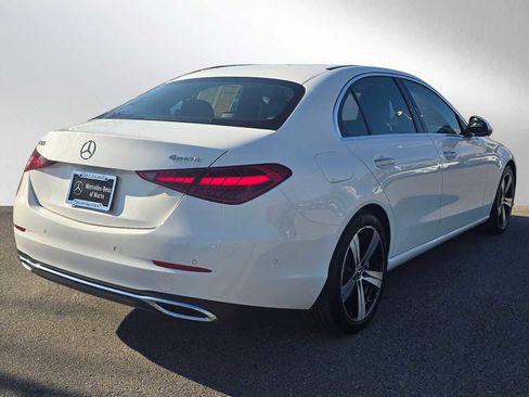 Used 2025 Mercedes-Benz C 300 4MATIC Sedan image 3